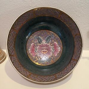 Vintage Japanese Porcelain Chrysanthemums Flower Accent Bowl